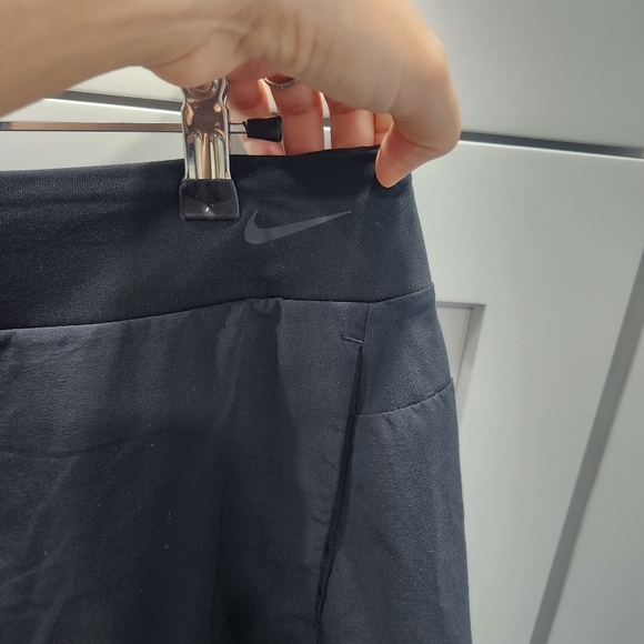 Nike Dri Fit Black Flex 15" Golf Skort size Medium - Picture 6 of 14